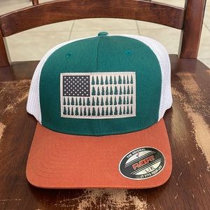Columbia Woodlands Fitted Hat